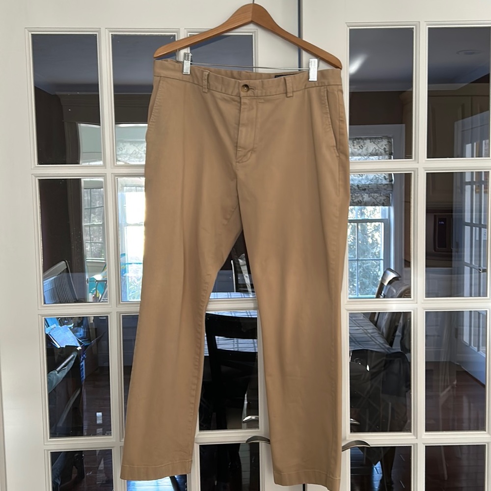 Vineyard Vines Men’s khaki pants
